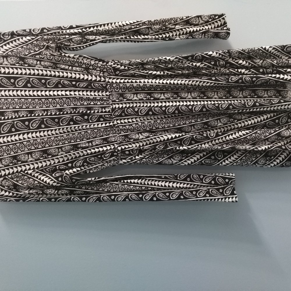 NWT Express Monochrome Geometric Dress Black And White Size Small - Picture 4 of 4